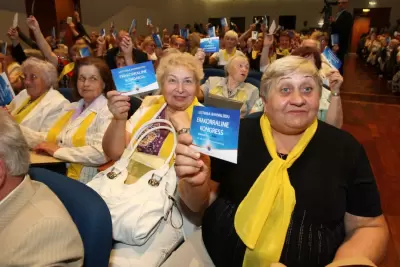 Sunniga EKREsse tassitud 82aastane Tiiu: „Kui mind ikka teise mehe juurde viiakse, siis tahaksin, et mult seda küsitakse!“